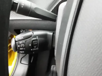 Photo 39 Peugeot 208  PureTech 75 S&S BVM5