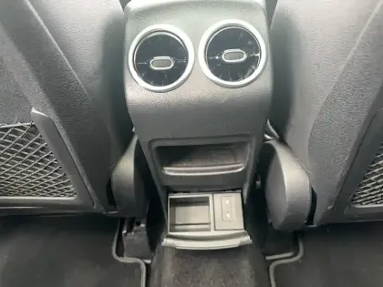 Photo 42 Mercedes GLB  220 d 8G-DCT 4Matic