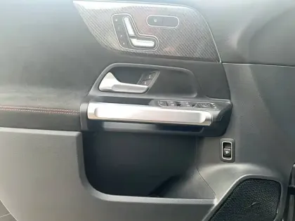 Photo 14 Mercedes GLB  220 d 8G-DCT 4Matic