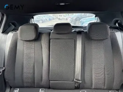 Photo 18 Peugeot 308  PureTech 130ch S&S EAT8