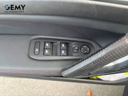 Photo 11 Peugeot 308  PureTech 130ch S&S EAT8