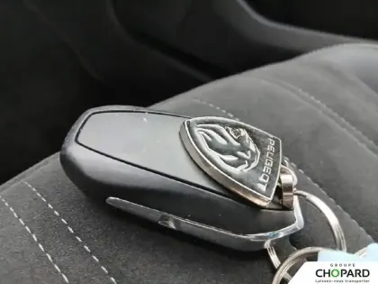 Photo 13 Peugeot 308  BlueHDi 130ch S&S EAT8