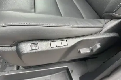 Photo 40 Peugeot Expert  CA FIXE M BLUEHDI 180 S&S EAT8