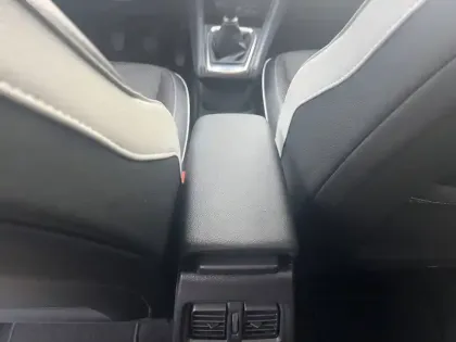 Photo 32 Renault Captur  Blue dCi 115