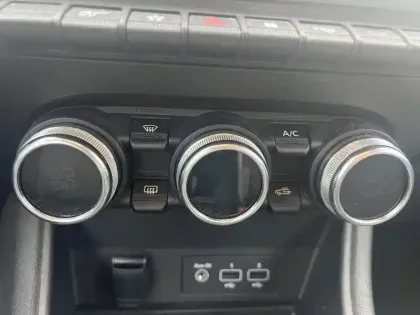 Photo 24 Renault Captur  Blue dCi 115