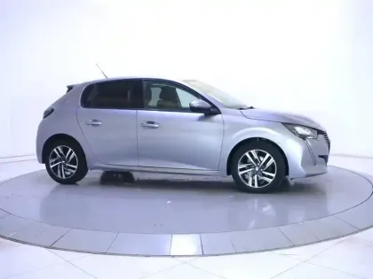 Photo 23 Peugeot 208  PureTech 100 S&S BVM6