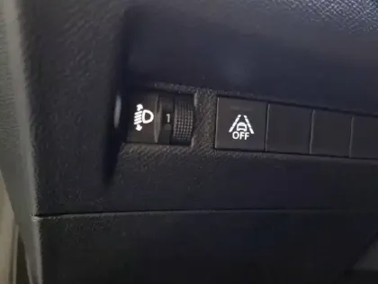 Photo 49 Peugeot 208  PureTech 100 S&S BVM6