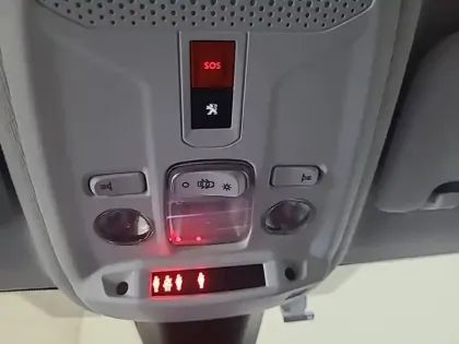 Photo 77 Peugeot 208  PureTech 100 S&S BVM6