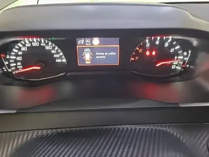 Photo 29 Peugeot 208  PureTech 100 S&S BVM6