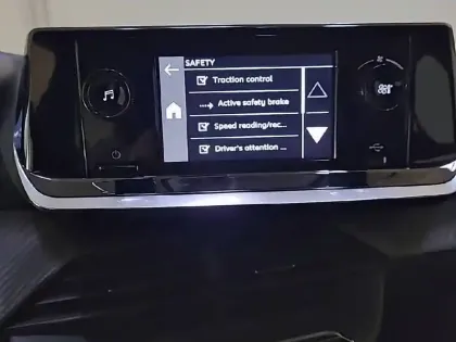 Photo 20 Peugeot 208  PureTech 75 S&S BVM5