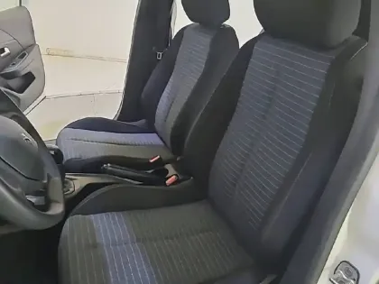 Photo 10 Peugeot 208  PureTech 75 S&S BVM5