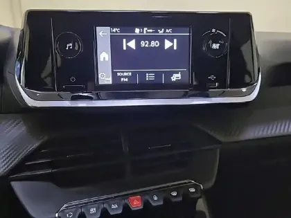 Photo 18 Peugeot 208  PureTech 75 S&S BVM5