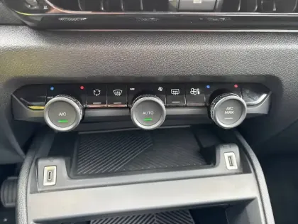 Photo 18 Citroën C4  PureTech 100 BVM6