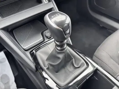 Photo 13 Citroën C4  PureTech 100 BVM6