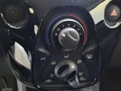 Photo 42 Peugeot 108  VTi 72ch S&S BVM5