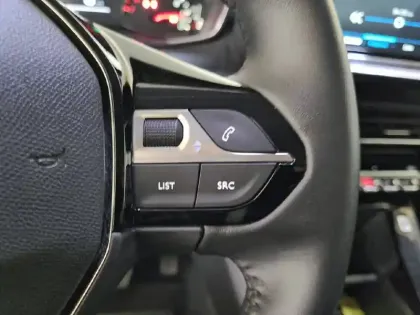 Photo 54 Peugeot 208  PureTech 100 S&S BVM6