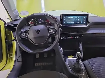 Photo 35 Peugeot 208  PureTech 100 S&S BVM6