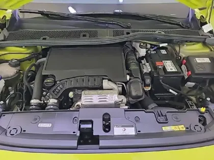 Photo 42 Peugeot 208  PureTech 100 S&S BVM6