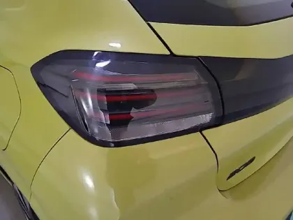 Photo 16 Peugeot 208  PureTech 100 S&S BVM6