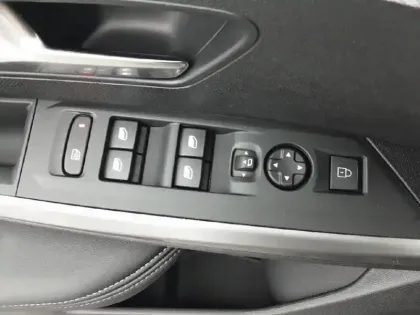 Photo 43 Peugeot 3008  Hybrid 136 e-DCS6