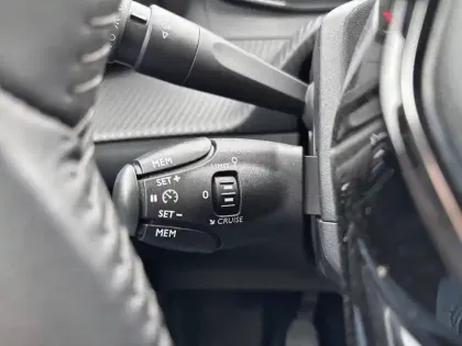 Photo 14 Peugeot 2008 Gén. II Ph1 NG Allure 5