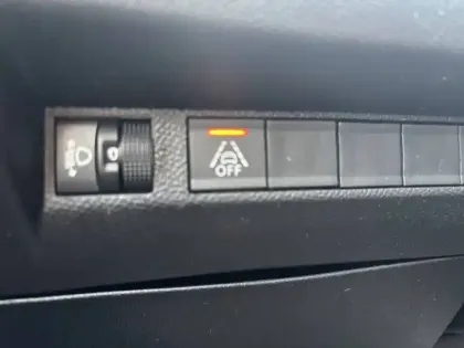 Photo 19 Peugeot 208  Electrique 50 kWh 136ch