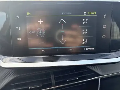 Photo 17 Peugeot 208  Electrique 50 kWh 136ch