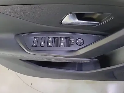 Photo 55 Peugeot 308  BlueHDi 130ch S&S EAT8