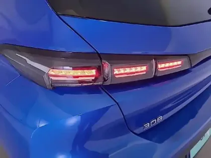 Photo 16 Peugeot 308  BlueHDi 130ch S&S EAT8