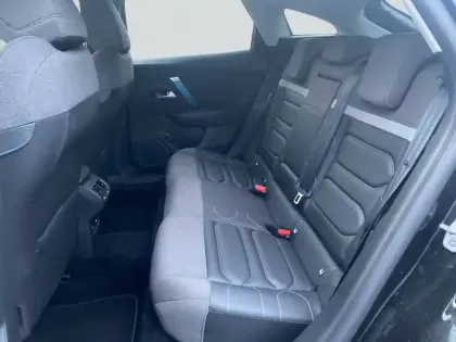 Photo 11 Citroën C4 e- 136 ch Automatique