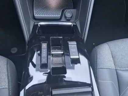 Photo 13 Citroën C4 e- 136 ch Automatique