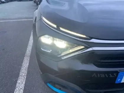 Photo 15 Citroën C4 e- 136 ch Automatique