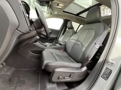 Photo 15 Volvo Xc40  B4 197 ch DCT7