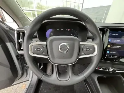 Photo 16 Volvo Xc40  B4 197 ch DCT7