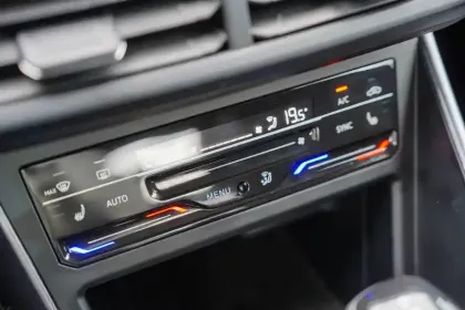 Photo 25 Volkswagen Polo  1.0 TSI 95 S&S DSG7