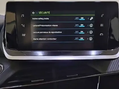 Photo 22 Peugeot 208  Electrique 50 kWh 136ch
