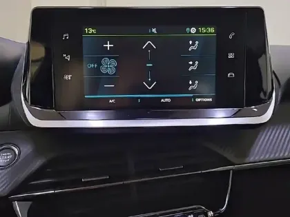 Photo 19 Peugeot 208  Electrique 50 kWh 136ch