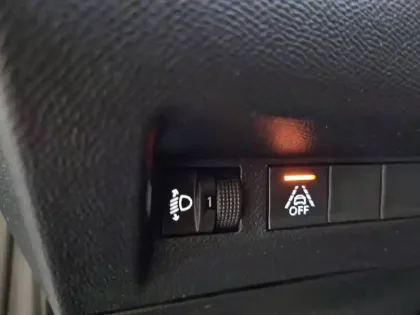 Photo 30 Peugeot 208  Electrique 50 kWh 136ch