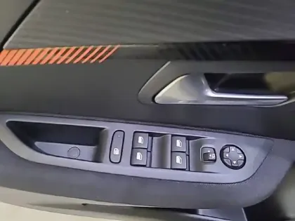 Photo 31 Peugeot 208  Electrique 50 kWh 136ch