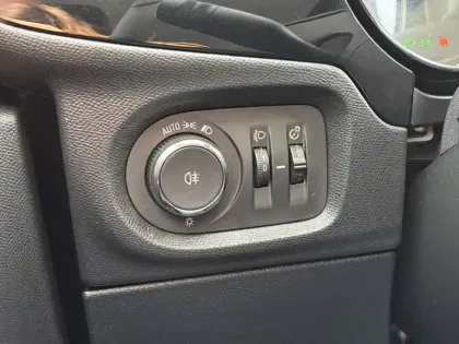 Photo 119 Opel Corsa Gén. VI Ph1 NG Elegance Business 5