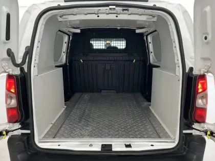 Photo 26 Peugeot Partner  FOURGON STANDARD 650 KG BLUEHDI 100 S&S BVM5