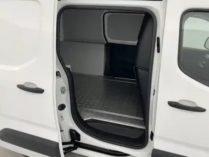 Photo 24 Peugeot Partner  FOURGON STANDARD 650 KG BLUEHDI 100 S&S BVM5