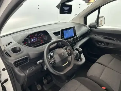 Photo 18 Peugeot Partner  FOURGON STANDARD 650 KG BLUEHDI 100 S&S BVM5