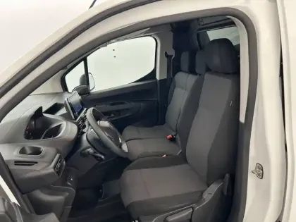 Photo 17 Peugeot Partner  FOURGON STANDARD 650 KG BLUEHDI 100 S&S BVM5