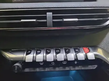 Photo 24 Peugeot 3008  Puretech 130ch S&S EAT8