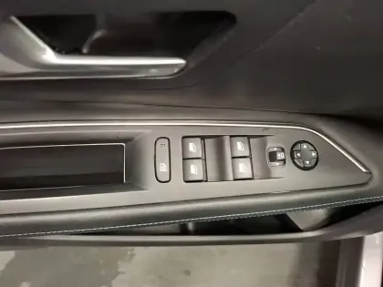 Photo 16 Peugeot 3008  Puretech 130ch S&S EAT8