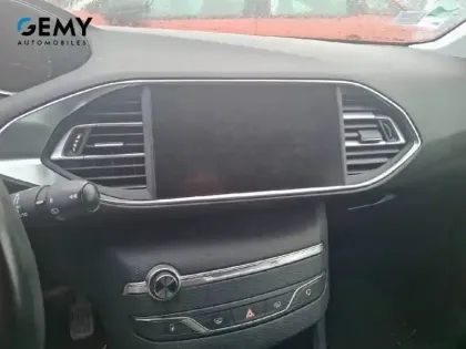 Photo 11 Peugeot 308  PureTech 110ch S&S BVM6