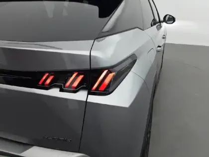 Photo 44 Peugeot 3008  Hybrid 136 e-DCS6