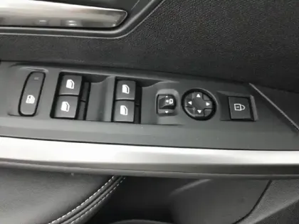 Photo 45 Peugeot 3008  Hybrid 136 e-DCS6