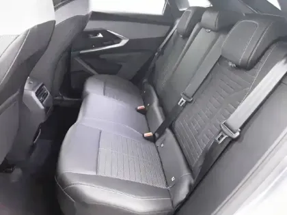 Photo 39 Peugeot 3008  Hybrid 136 e-DCS6